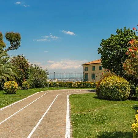 Culture Hotel Villa Capodimonte-3