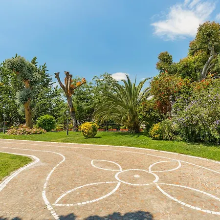 Culture Hotel Villa Capodimonte-2